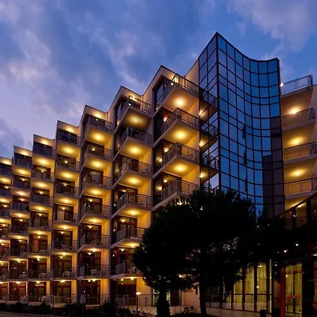 Helios فندق فارنا